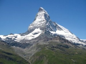 The Matterhorn, perbatasan Swiss dan Italy (14,691 ft.)